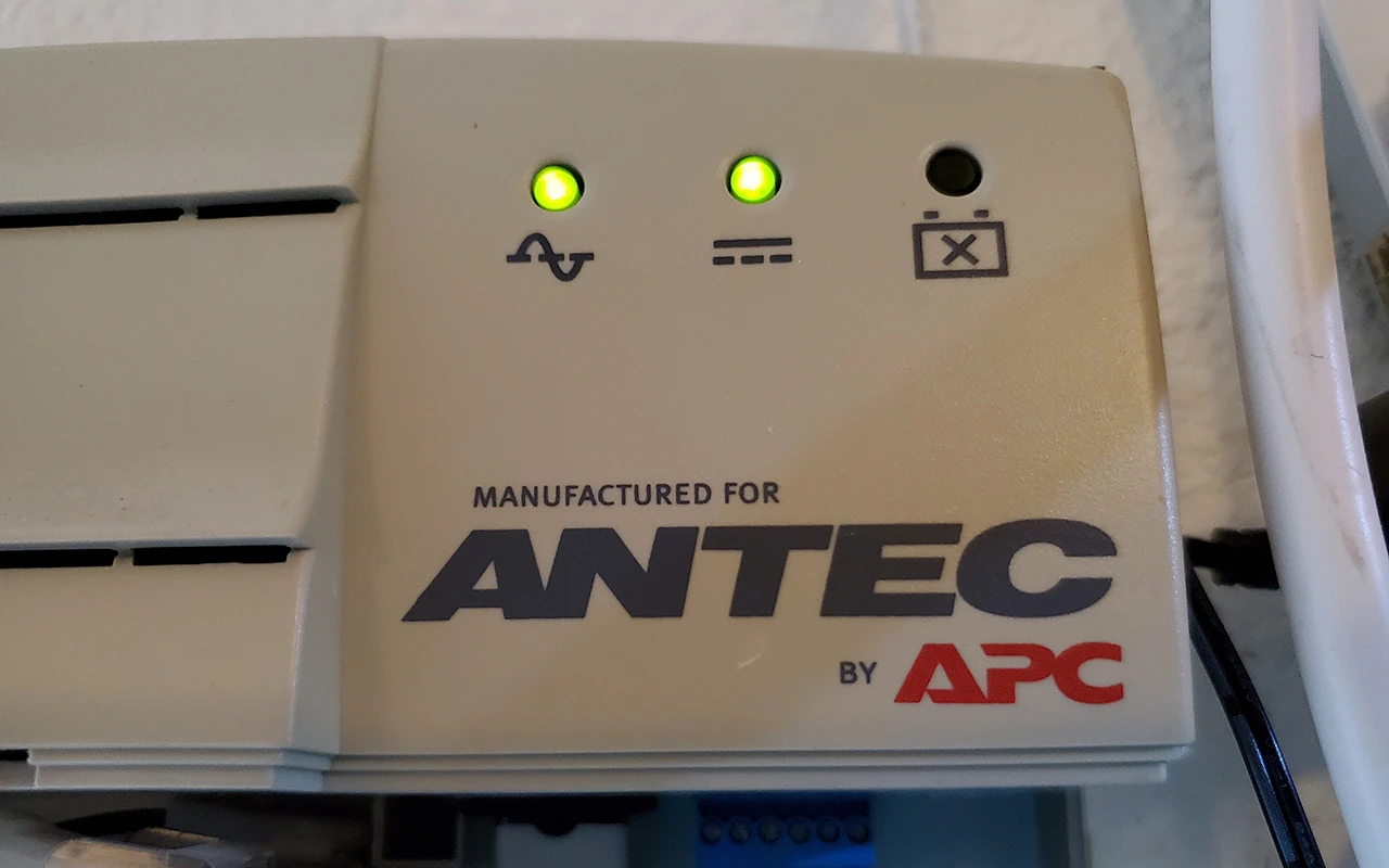 施耐德电气为 APC 不间断电源（UPS